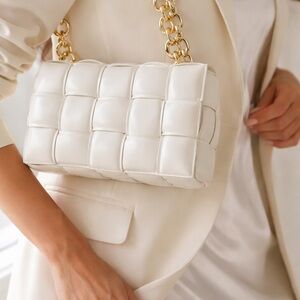 Elegant White Chain Strap Bag
